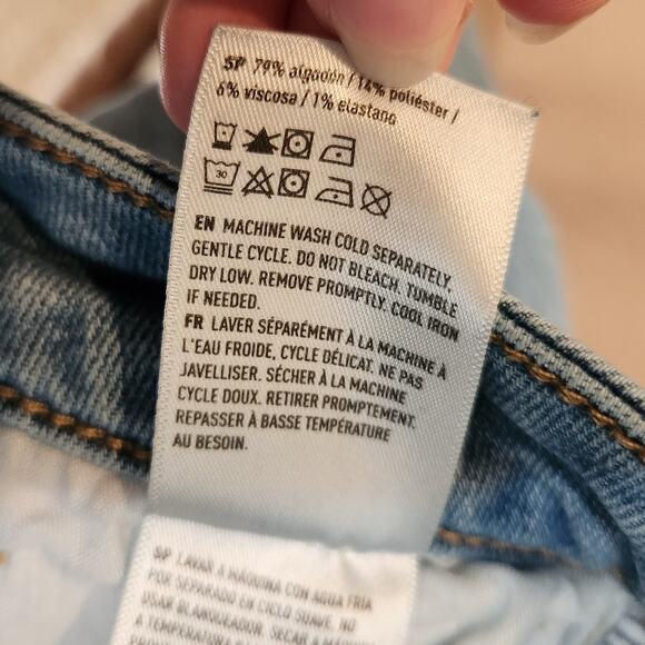 American Eagle Stretch Denim Cuffed Mom Jean Shorts Blue Casual Summer Size 4 - Picture 8 of 8